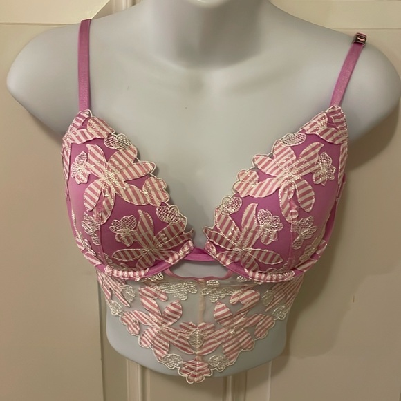 Victoria's Secret Luxe Lingerie Demi Mesh Bra - Picture 5 of 15